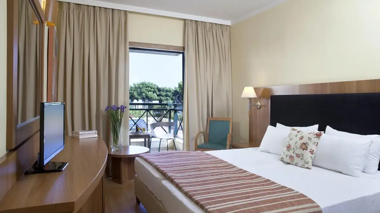 ZEUS ESSENCE RAMADA ATHENS