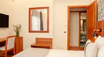 Zeus Essence Ramada Athens