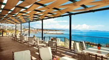 Zeus Essence Ramada Athens