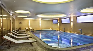 Zeus Essence Ramada Athens