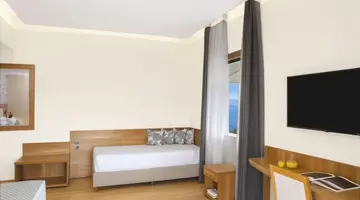 Zeus Essence Ramada Athens