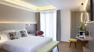 Zeus Essence Wyndham Athens Residence