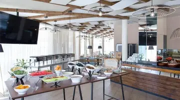 ZEUS ESSENCE WYNDHAM ATHENS RESIDENCE