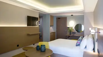 Zeus Essence Wyndham Athens Residence