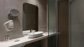 ZEUS ESSENCE WYNDHAM ATHENS RESIDENCE