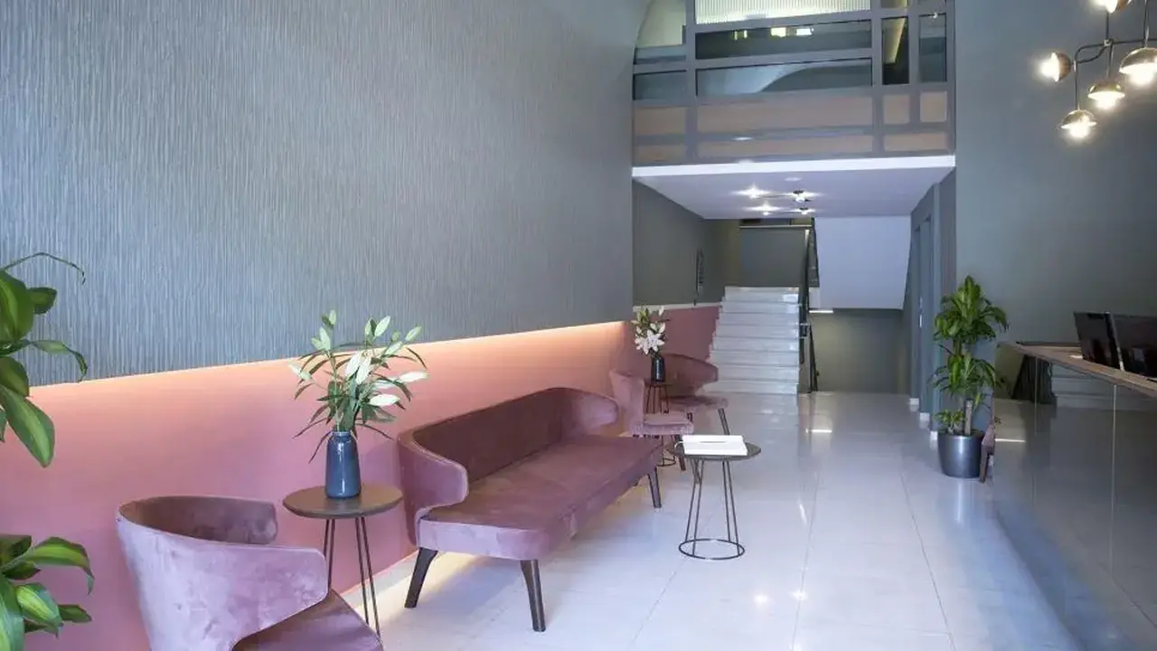 ZEUS ESSENCE WYNDHAM ATHENS RESIDENCE