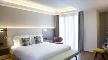 Zeus Essence Wyndham Athens Residence