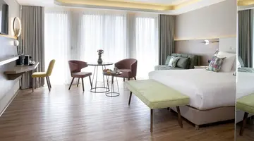 Zeus Essence Wyndham Athens Residence