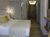 Zeus Essence Wyndham Athens Residence