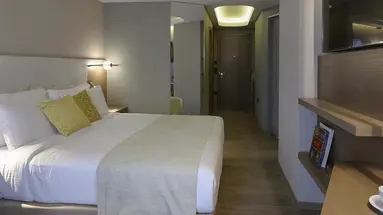 Zeus Essence Wyndham Athens Residence