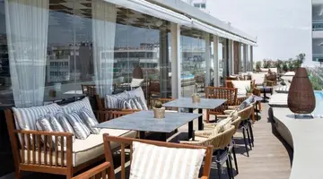 Zeus Essence Wyndham Athens Residence