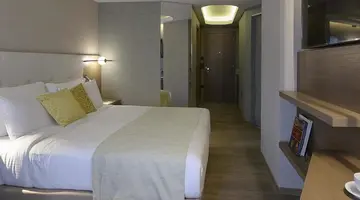 Zeus Essence Wyndham Athens Residence