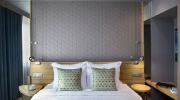 ZEUS WYNDHAM GRAND ATHENS