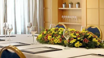 Zeus Wyndham Grand Athens