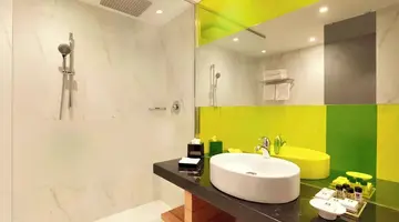 Zeus Wyndham Grand Athens