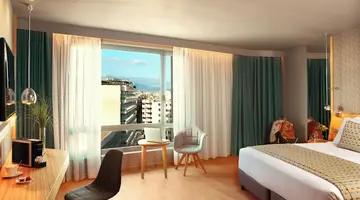 Zeus Wyndham Grand Athens