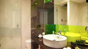 Zeus Wyndham Grand Athens