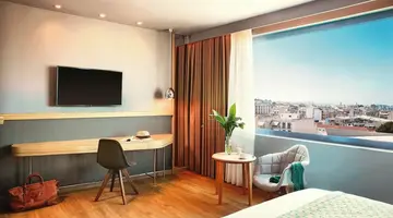 Zeus Wyndham Grand Athens