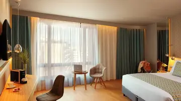 Zeus Wyndham Grand Athens