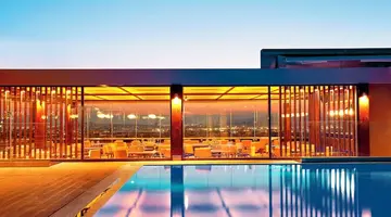Zeus Wyndham Grand Athens