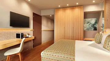 Zeus Wyndham Grand Athens