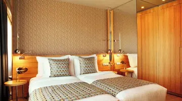 Zeus Wyndham Grand Athens