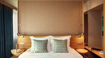 Zeus Wyndham Grand Athens