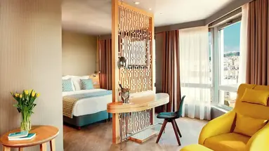 Zeus Wyndham Grand Athens