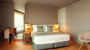 Zeus Wyndham Grand Athens