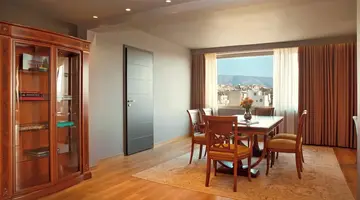 Zeus Wyndham Grand Athens