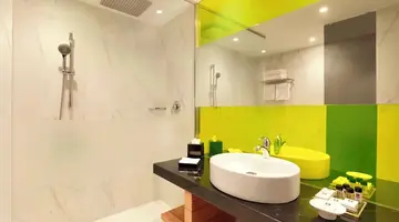 Zeus Wyndham Grand Athens