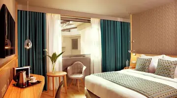 Zeus Wyndham Grand Athens