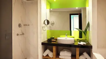 Zeus Wyndham Grand Athens