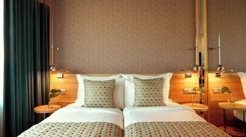 Zeus Wyndham Grand Athens