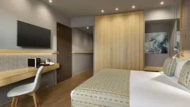 ZEUS WYNDHAM GRAND ATHENS