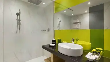 ZEUS WYNDHAM GRAND ATHENS
