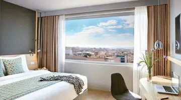 ZEUS WYNDHAM GRAND ATHENS