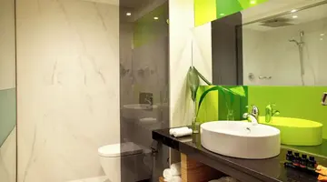 Zeus Wyndham Grand Athens