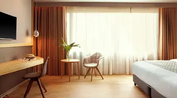 Zeus Wyndham Grand Athens