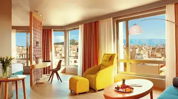 Zeus Wyndham Grand Athens