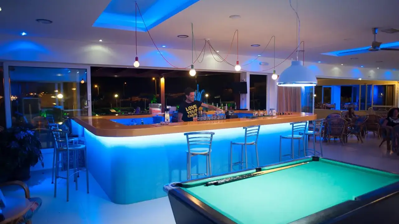 Zoes Hotel