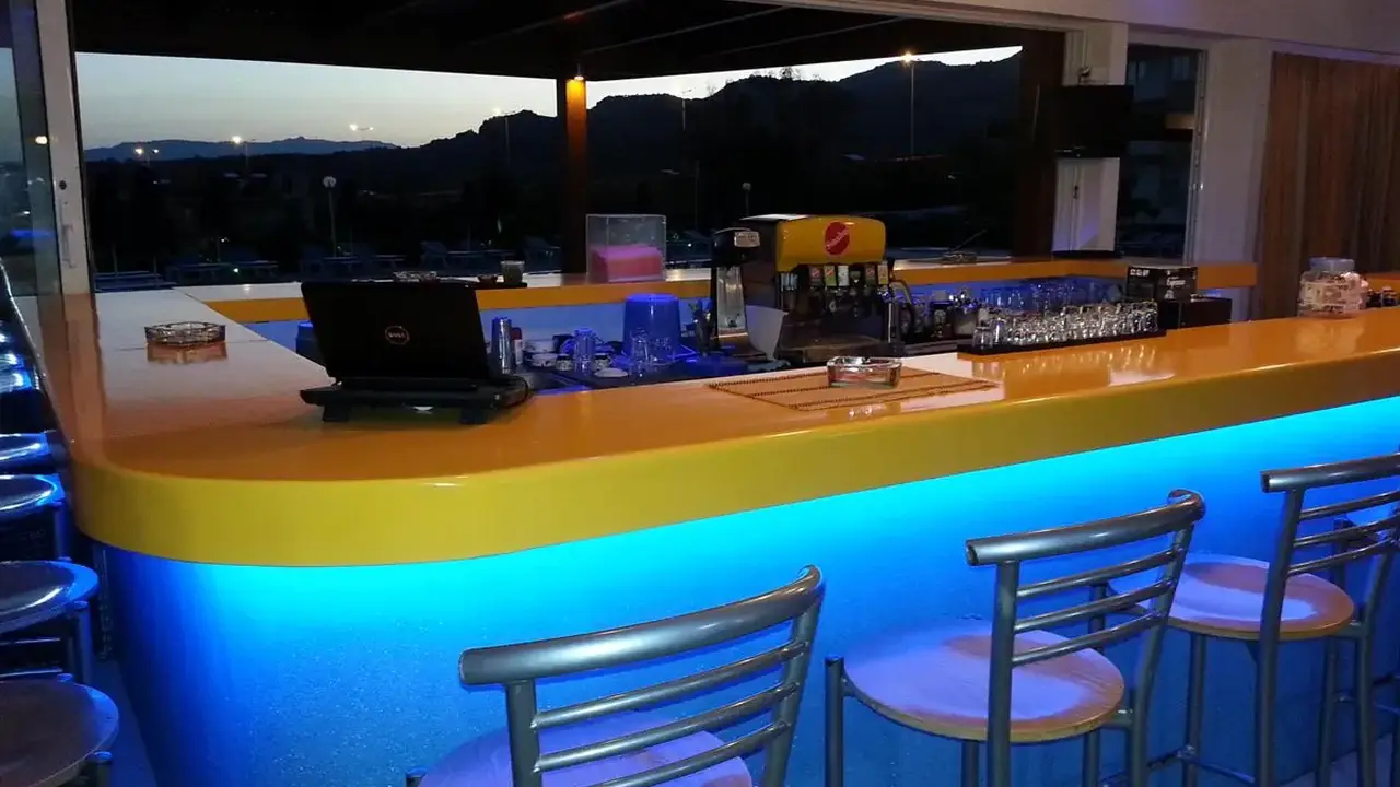 Zoes Hotel