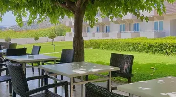 Zoes Hotel