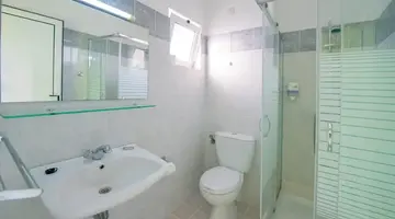 Zoes Hotel
