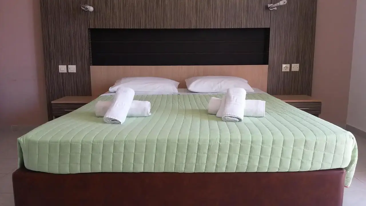 Zoes Hotel