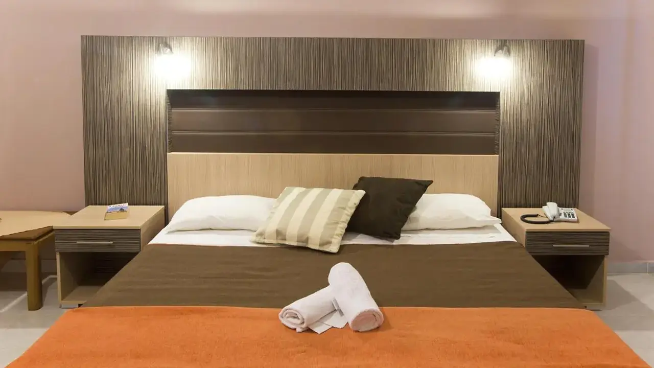 Zoes Hotel