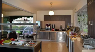 Zoes Hotel