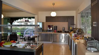 Zoes Hotel