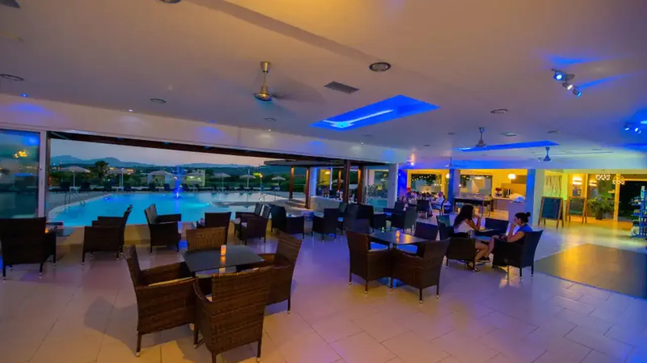 Zoes Hotel