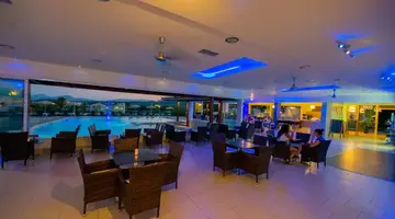 Zoes Hotel